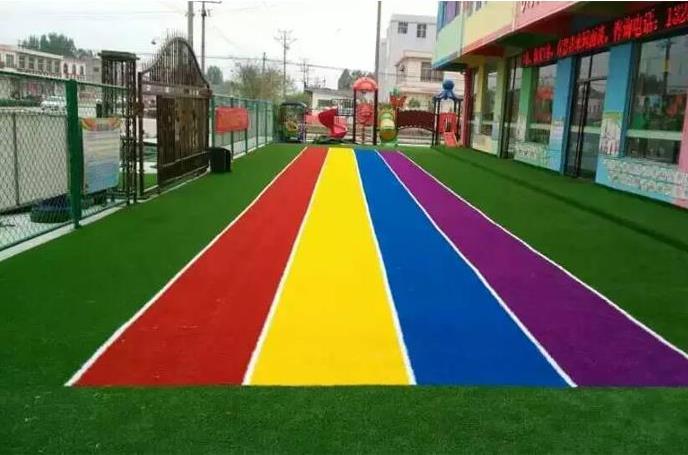 彩虹跑道操场户外幼儿园草坪